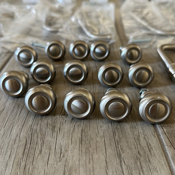 Restoration Hardware- Knobs & Pulls - Picture 2 of 4